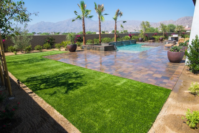 How Synthetic Turf Stands Up to Challenging Sarasota Weather Conditions