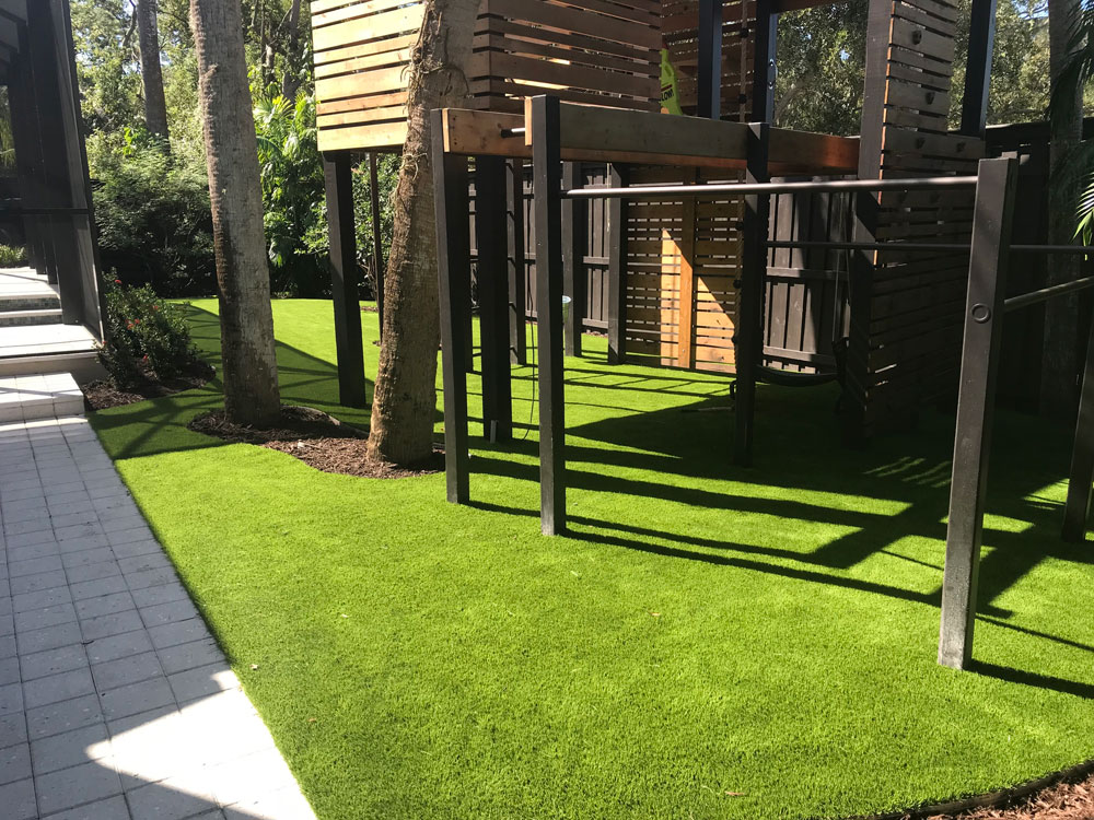 artificial-turf-backyard-playground-g1