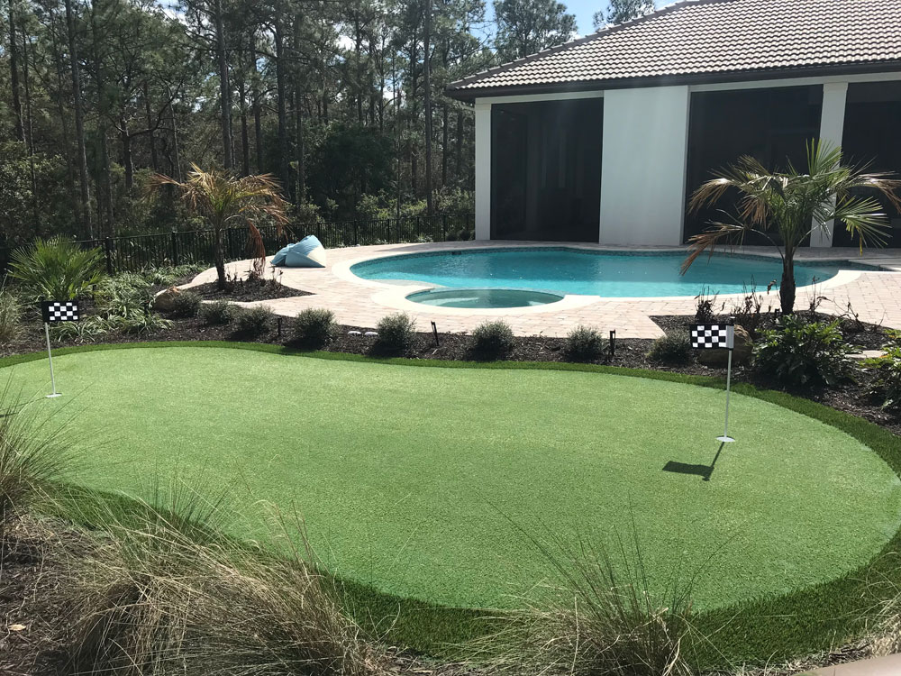 artificial-turf-backyard-putting-green-002-g2